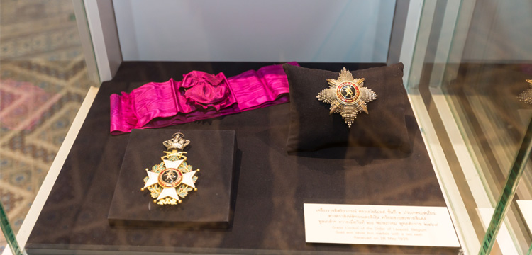 “Foreign Decorations” Exhibition